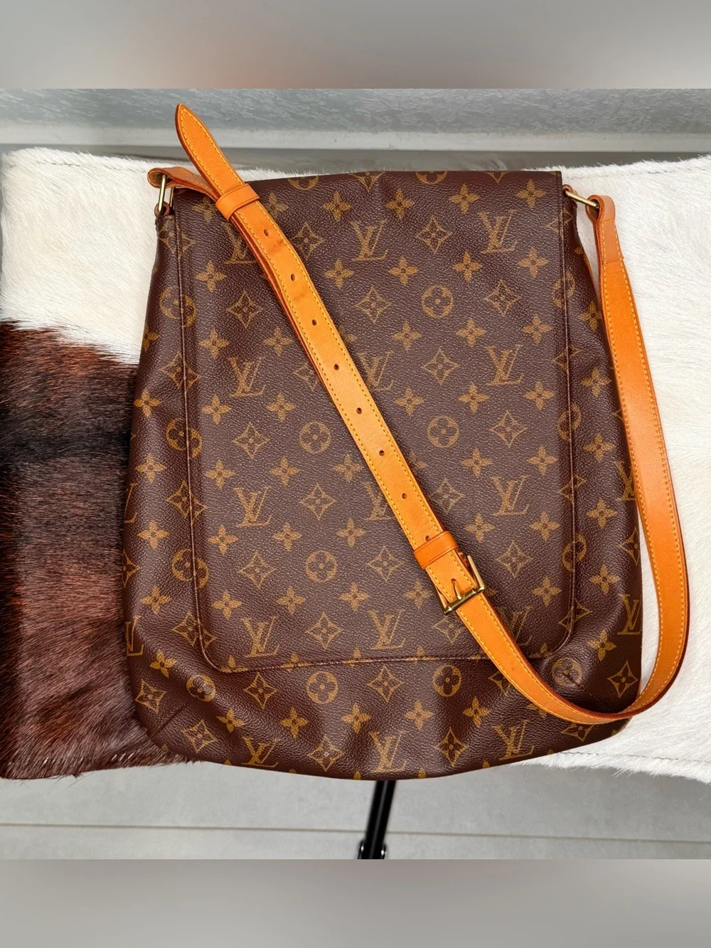Louis Vuitton Musette Salsa GM Monogram Canvas Messenger 12.25” H Bag MΝ M51256